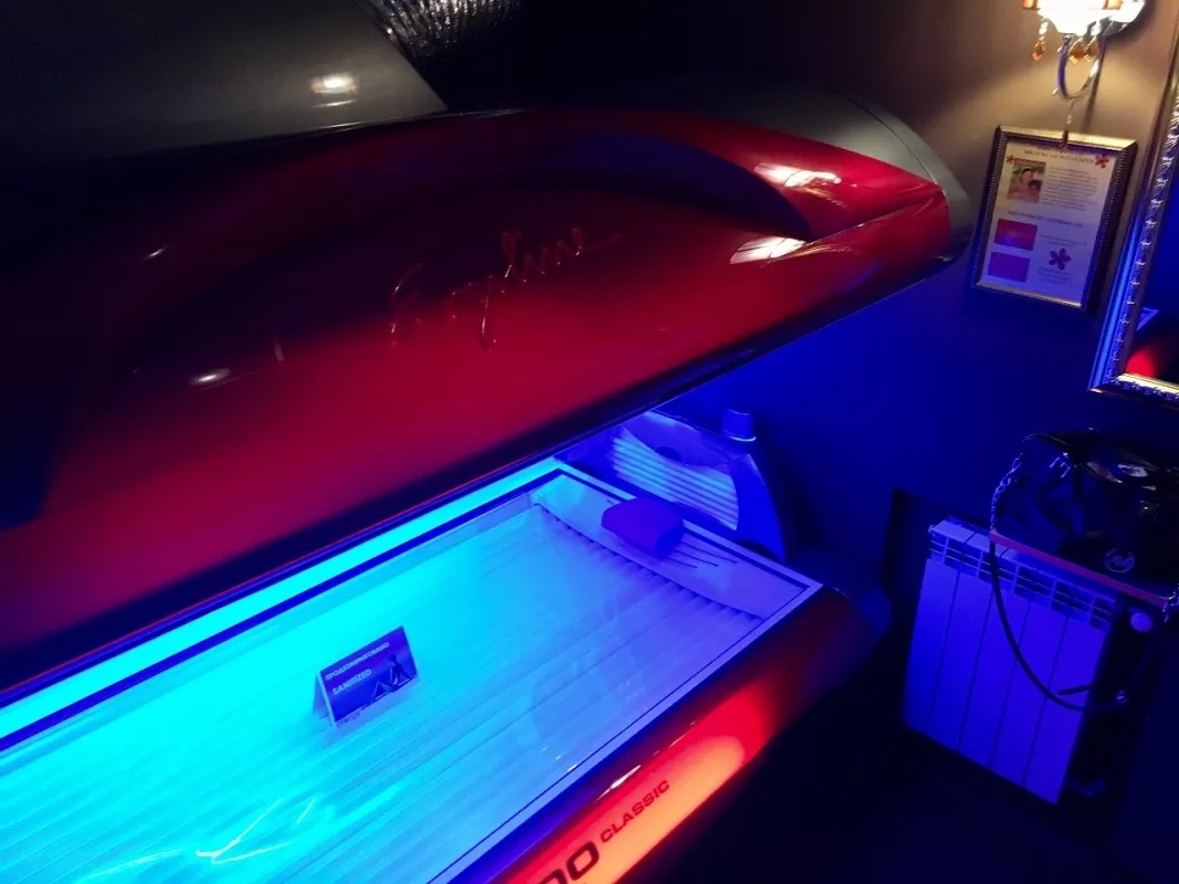 Студія Засмаги BRONZE Tanning Studio фото 1