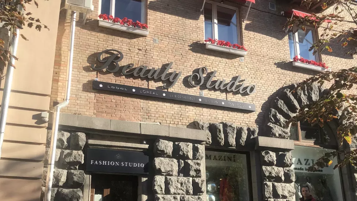 MAZINI BEAUTY STUDIO фото 1