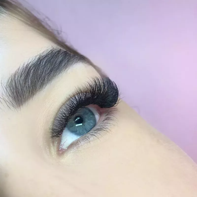 Студия наращивания ресниц и дизайна бровей lashroom. R-Sleek фото 1