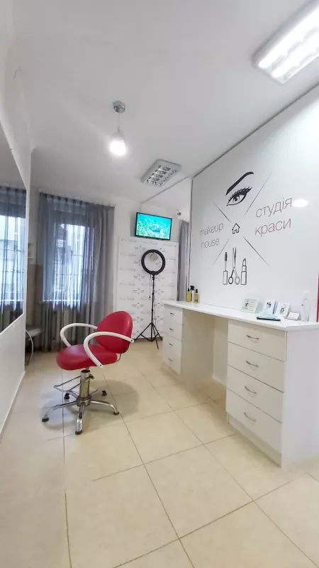 Студія краси "Makeup House" фото 1
