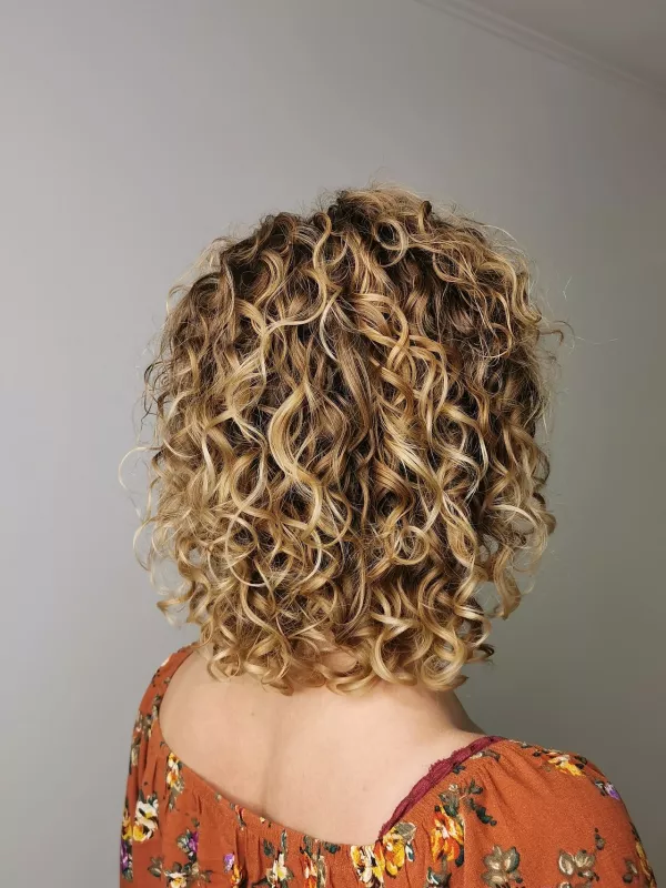 Space Curls. Салон для кучерявих . фото 1