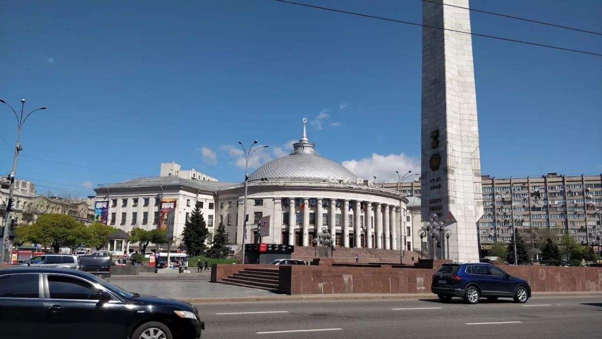 Салон Акцент - перукар, педикюр, манікюр, макіяж фото 1