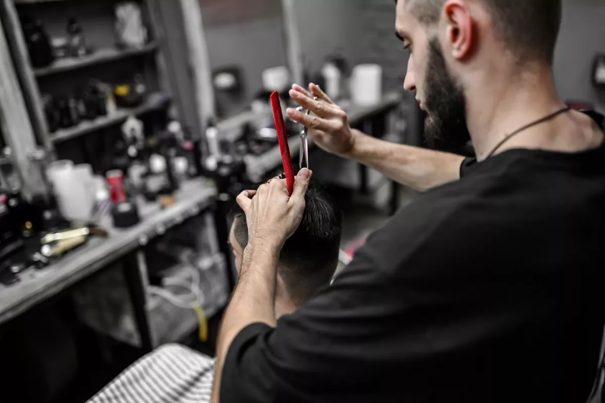 Mr.Colt Barbershop | Coffee | Massage фото 1